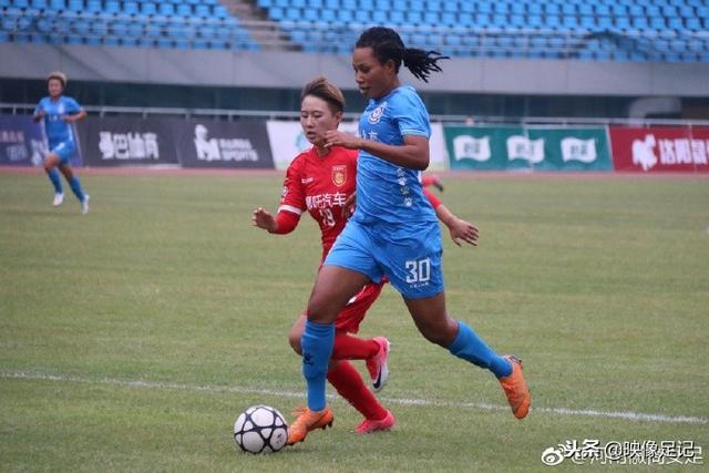 北京亦庄人形机器人半马冠军成绩超人类世界纪录