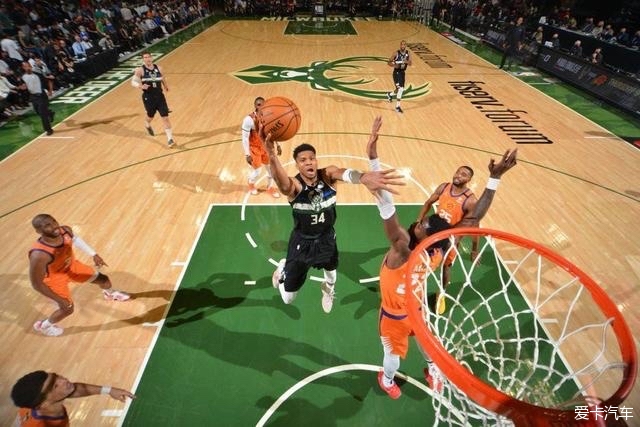 哈登39+9+11约基奇空砍28+14+11 快船险胜掘金